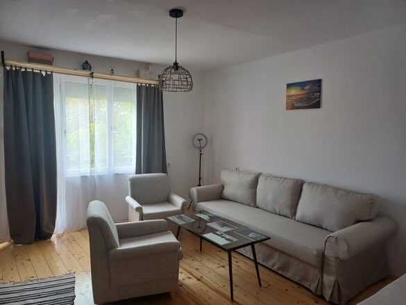 Дава се под наем Етаж от къща в Балчик - 65 кв.м за 56.1 € - Снимка #1