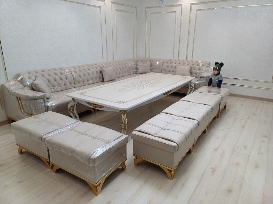 Мягкий диван, угалок , Мебел