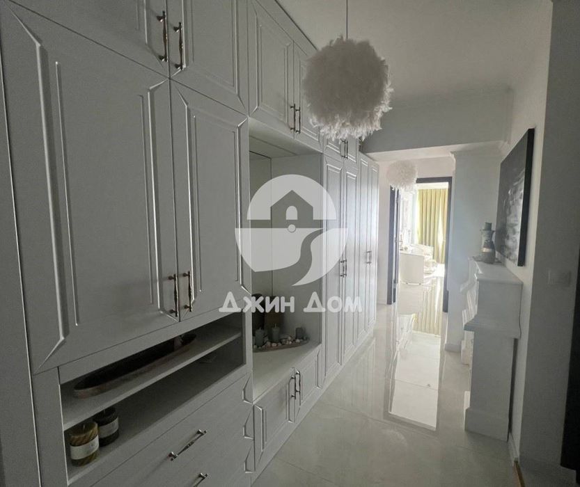 Продава се Тристаен апартамент в Бургас, Славейков - 90 кв.м за 3234 €/кв.м - Снимка #10
