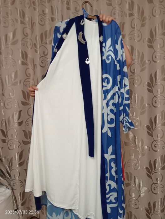 Платья вечерние продаётся