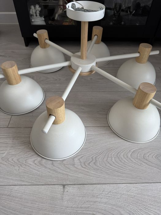 Продам люстру в хорошем состоянии