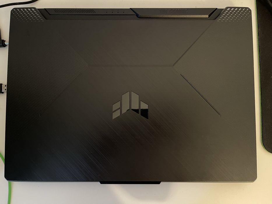 Ноутбук Asus TUF Gaming A15 FA506NF с девайсами