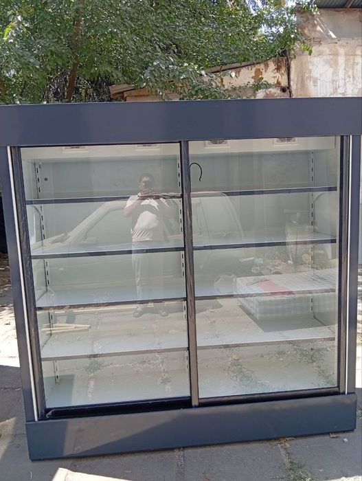 Витрина холодиьник