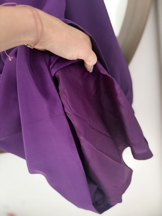 Rochie Hugo, material care imita matasea - originala
