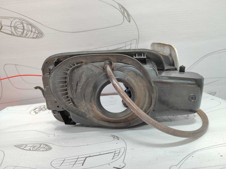 Usita Rezervor cu Mecanism Audi A3 (8V) Hatchback 2012–2016 / Cod OEM 8V3809906 (5D2)