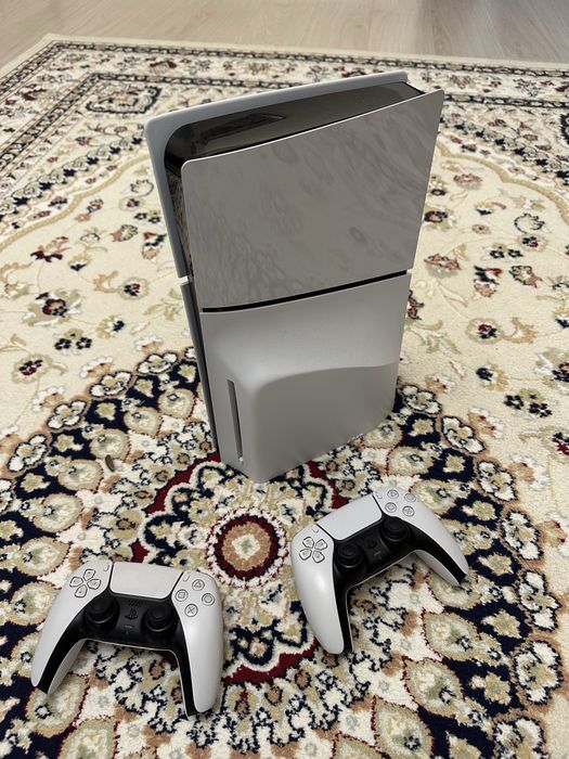 Продаю PS5 Slim 800GB
