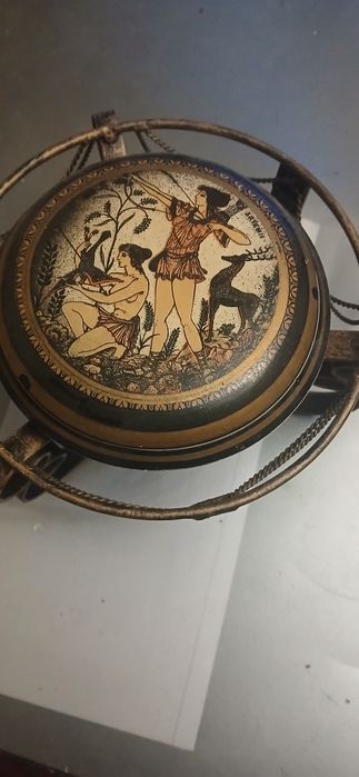 Оригинална метална основа в античен стил