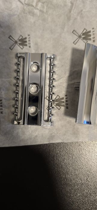 Cap cu piaptan aparat ras Muehle "open comb"