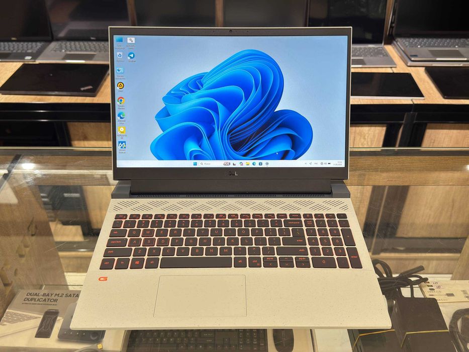 DELL G15 15,5"FullHD 120hz Ryzen 7 5800H ram 16 ssd 512 RTX 3050Ti 4Gb