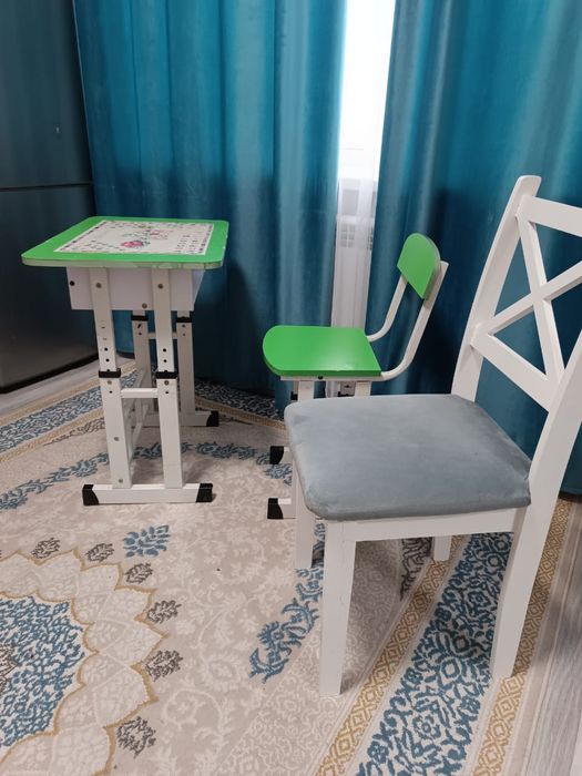 Детская парта со стульчиком