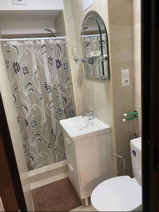 Închiriez apartament 4 camere