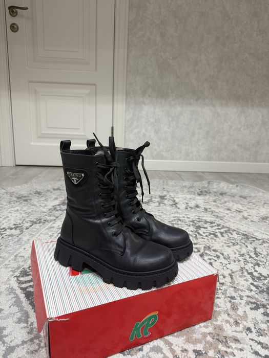 Продам зимние детсике ботинки