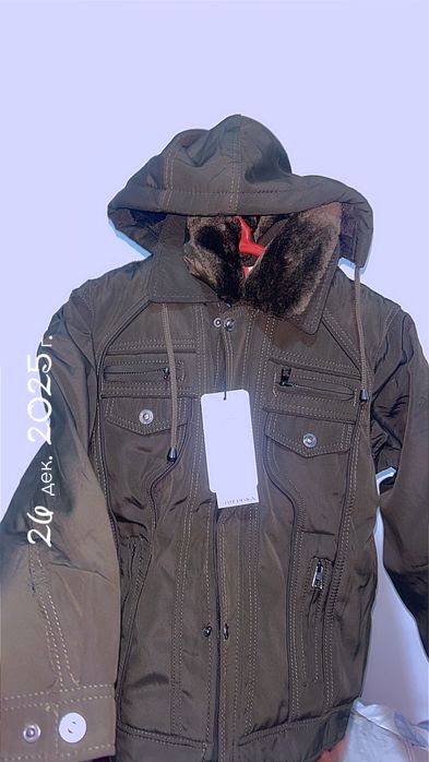 Нови красиви светли. Куртка зимни детски  прятно свет