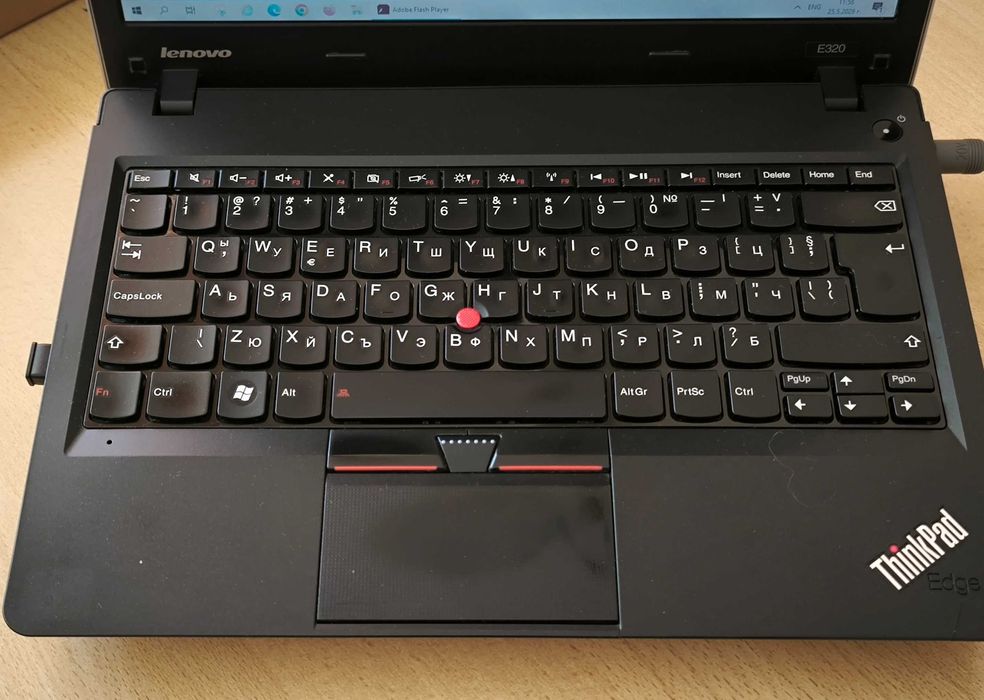 Продавам Lenovo ThinkPad Edge E320 работещ
