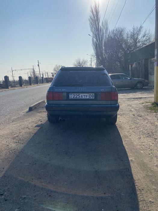 Ауди с4 100 уневерсал 1993 год