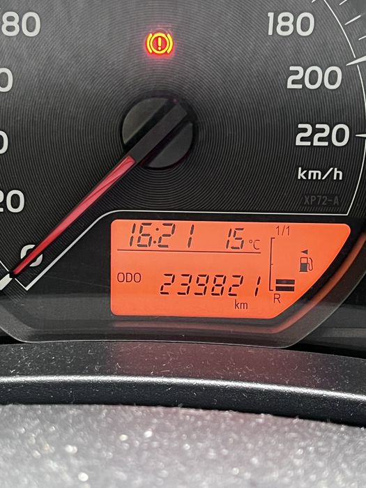 TOYOTA Yaris 2012 — imagine 4