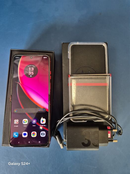 Motorola razor 40 ultra.