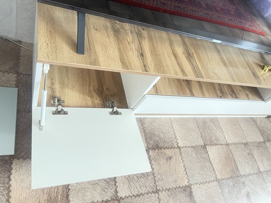 Продам тумбу под телевизор