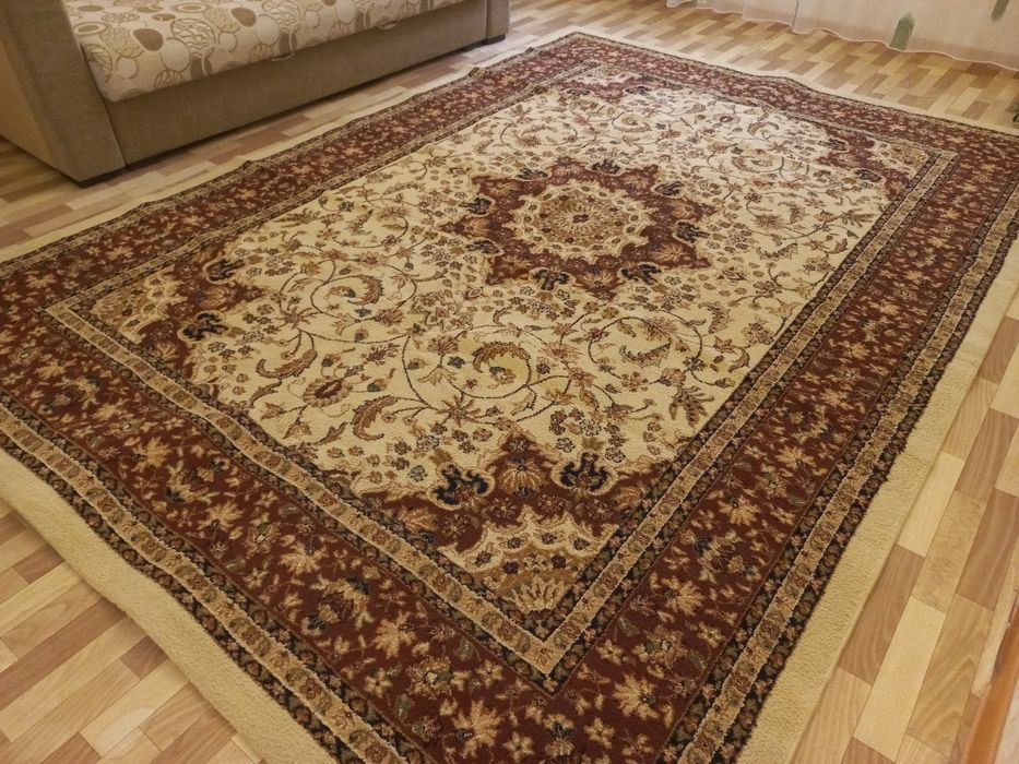 Продаётся Ковёр в отличном состоянии