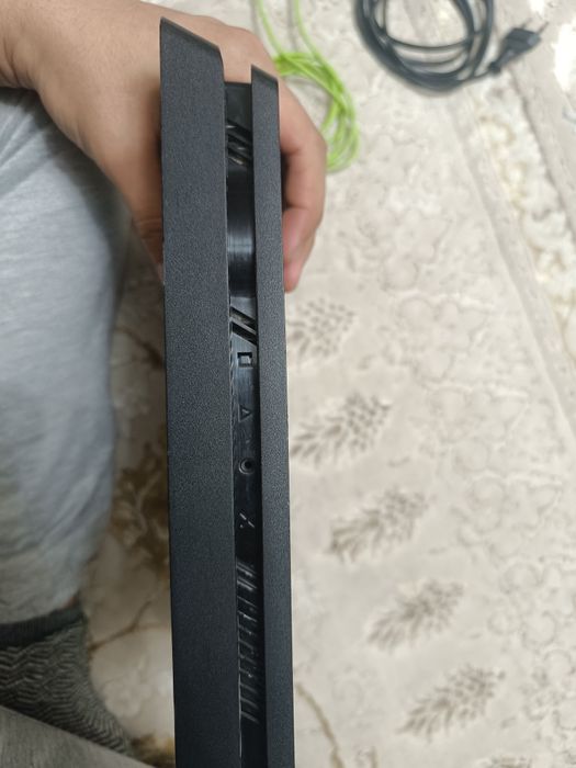 Playstation 4 slim