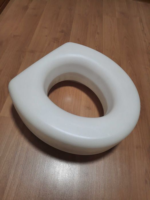 Накладка на унитаз медицинская