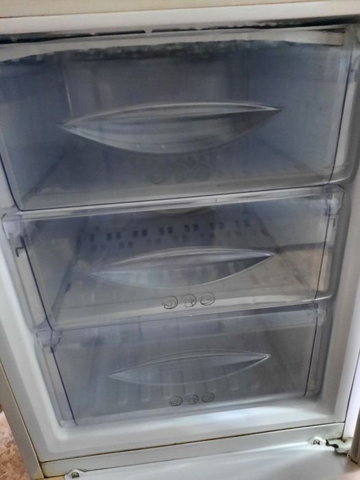 Продам холодильник