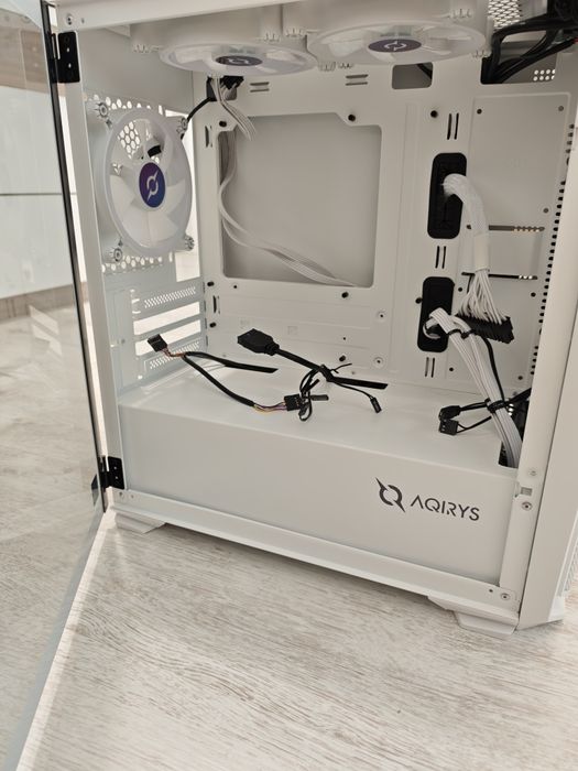Kit carcasă + sursă gaming Aqirys Wezen white