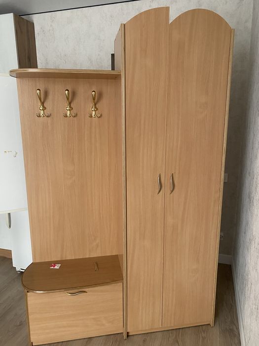 Продам прихожую.