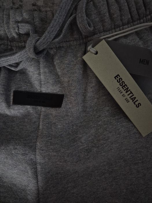Pantaloni essentials