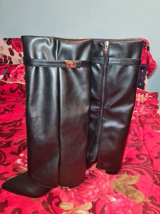 Cizme cu toc (piele) nr 35