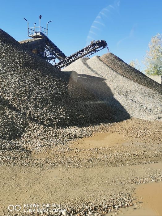 Amestec agregate nisip  balast piatră  transport