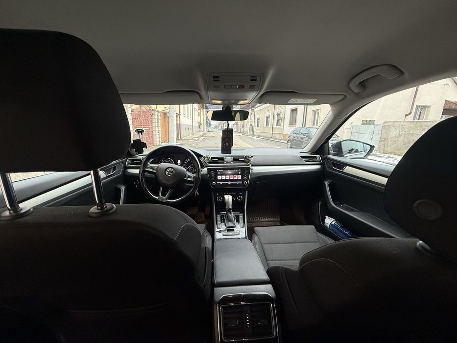 Skoda Superb  2.0 tdi DSG