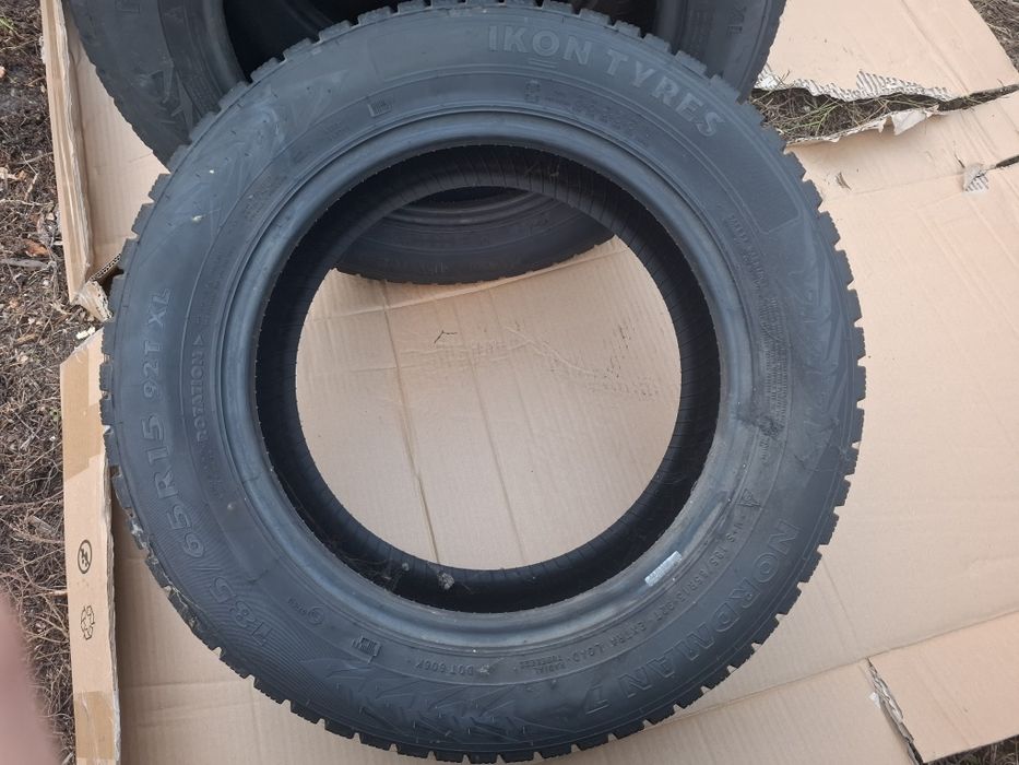 Продам шины шипованые