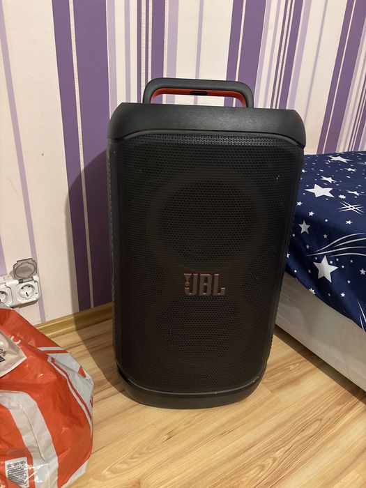 Тонколона JBL 520 на една седмица чисто нова