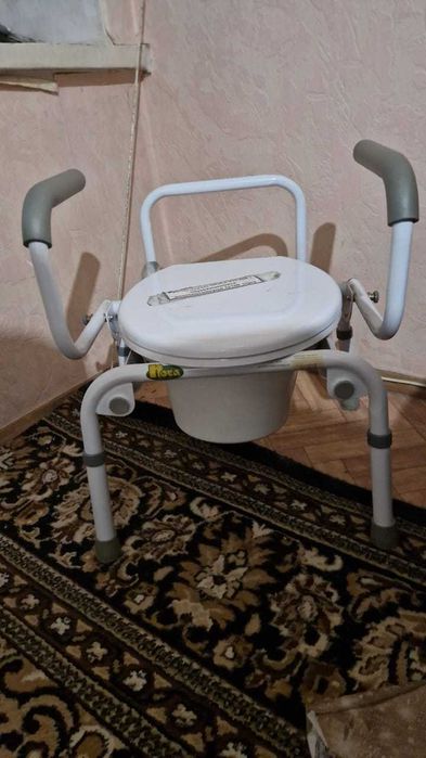 Кресло-  стул  туалет для инвалидов