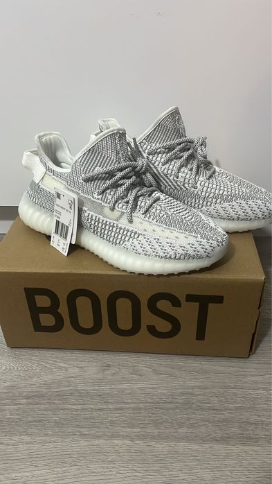 Adidasi yeezy350 nr 39,42