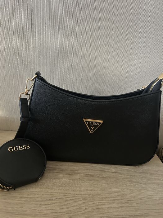 Женска Guess чанта