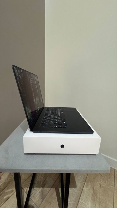 MacBook Air — новый, в идеальном состоянии
