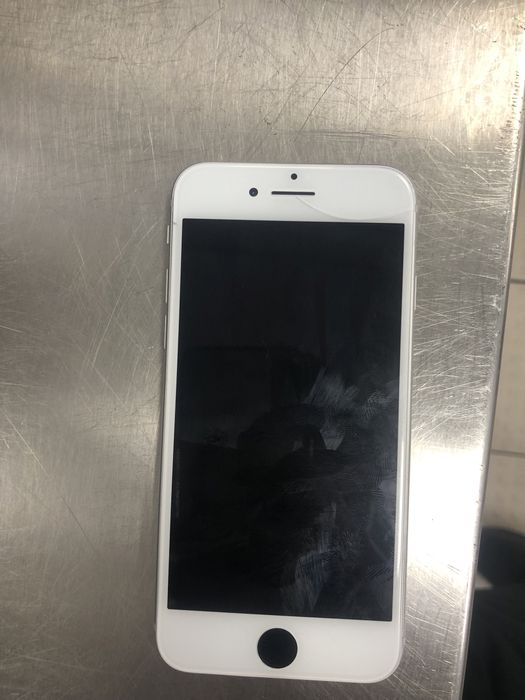 продам айфон 8 64гб