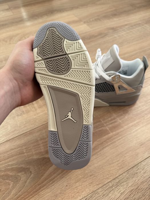 Jordan 4 Frozen Moments (Marimea 39)