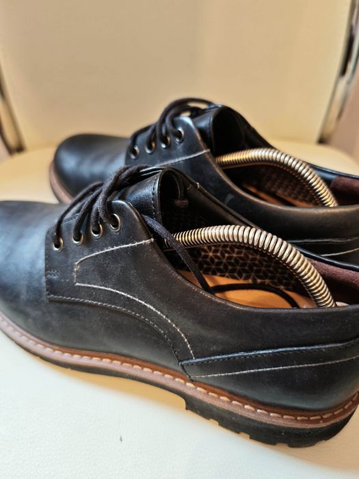Обувки Clarks 

Кожени обувки Batcombe Hall тип Derby,