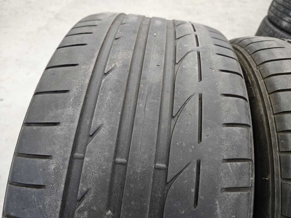 2 Anvelope VARA 225.40.18 "Bridgestone" RUNFLAT