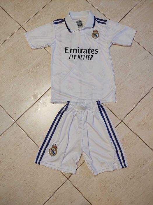 ПОДАРЪК 2ра топка Детски Екип Винисиус Реал М /Шапка/Калци /Топка