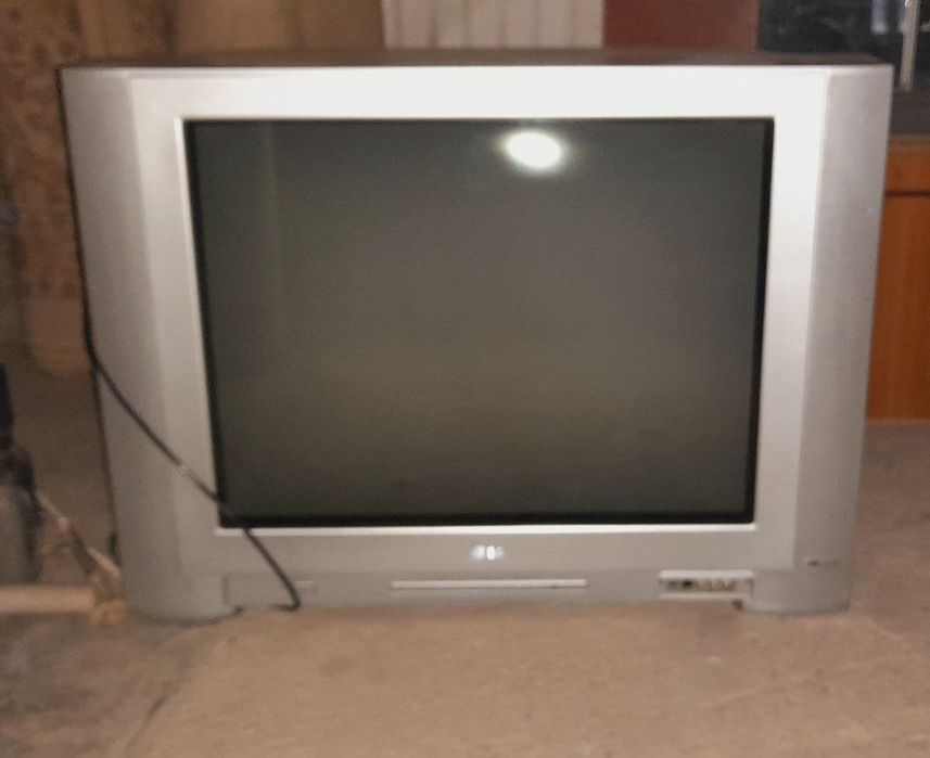 Б/у телевизор цветной
