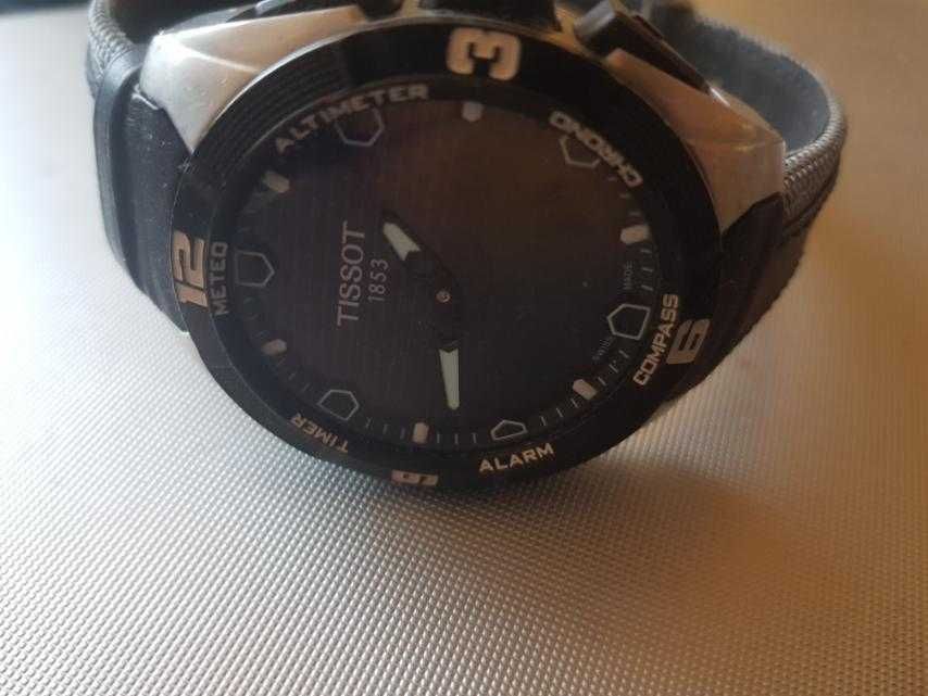 Продавам часовник Tissot