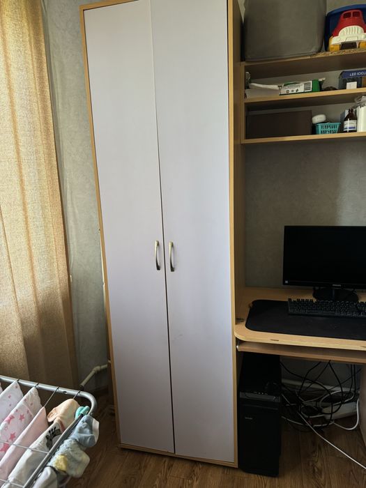 Продам шкаф со столом