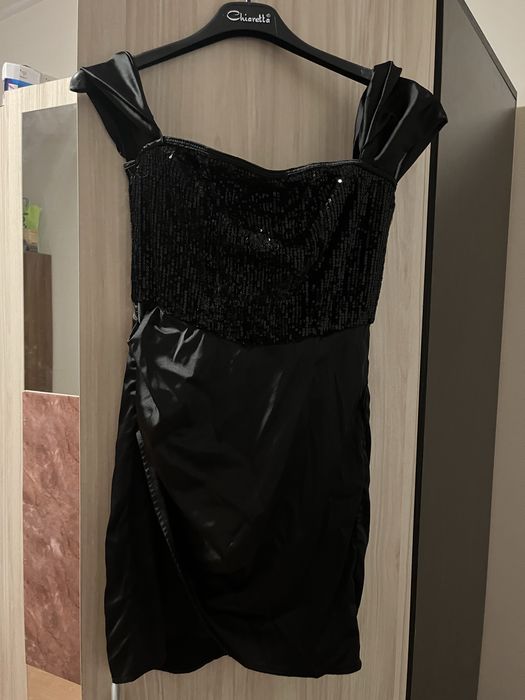 Официална черна сатенена рокля