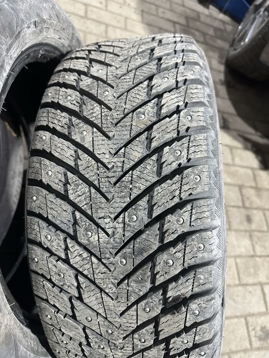 Зимние шины шипованные