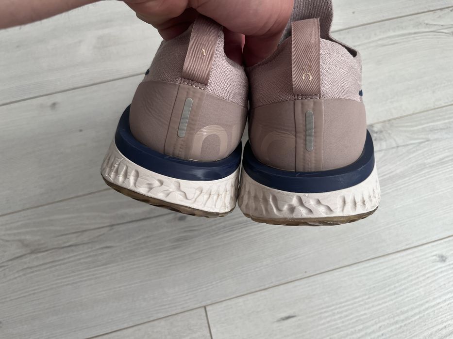Оригинални маратонки Nike Epic React Flyknit номер 47.5 стелка 31см