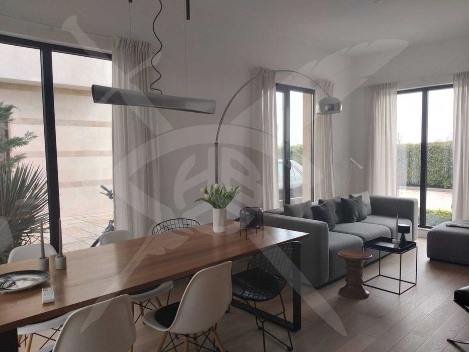 Продава се Къща в Бургас, Сарафово - 155 кв.м за 1968 €/кв.м - Снимка #1